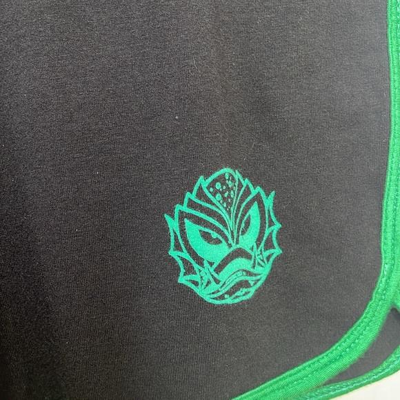 EUC- LIKE NEW! KREEPSVILLE CREATURE HAND BOOTY SHORTS SIZE MEDIUM - Picture 9 of 12